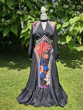 Black Floral Panel Maxi Dress with Keyhole Neck